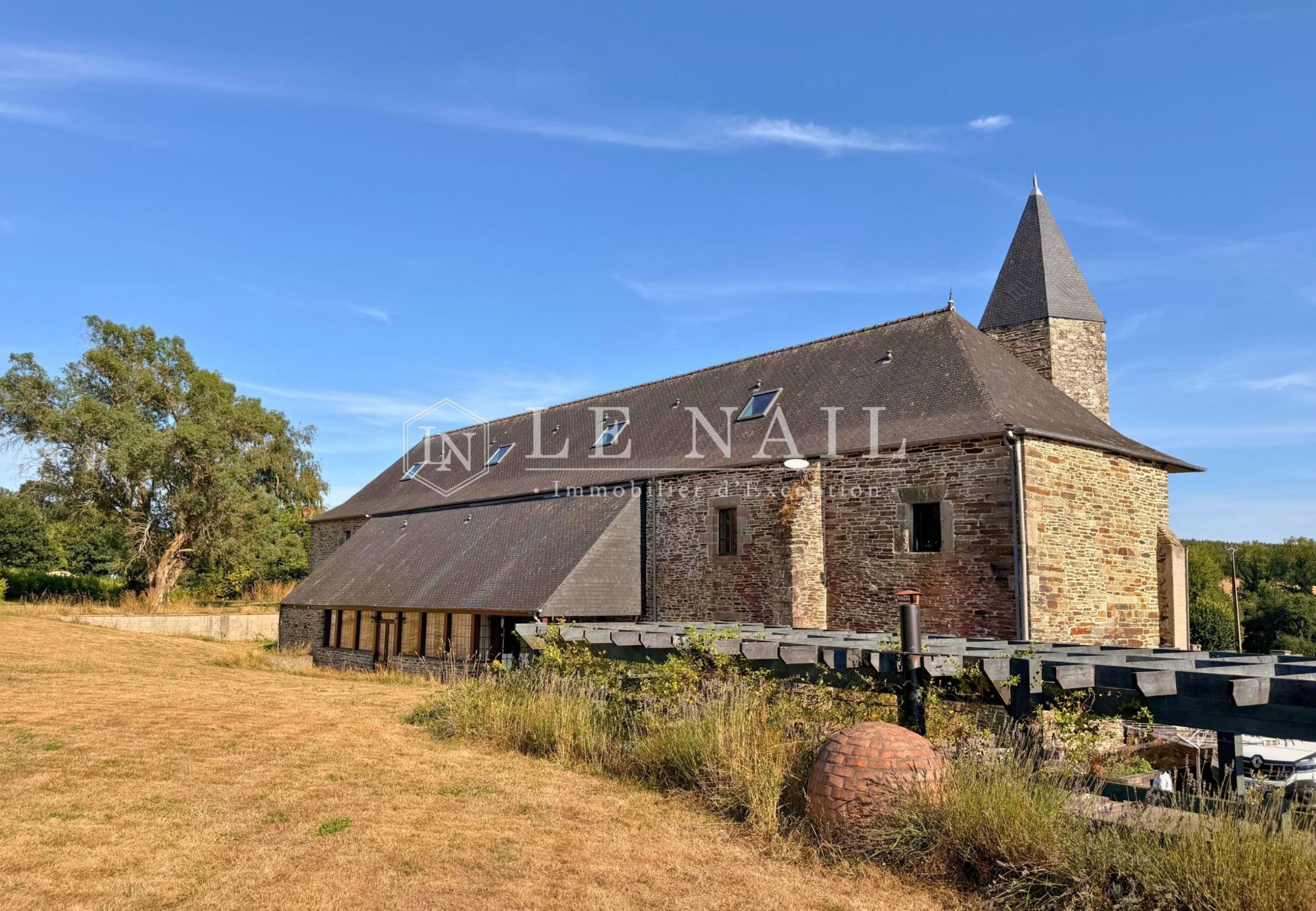 manor house 14 rooms for sale on CARHAIX PLOUGUER (29270)