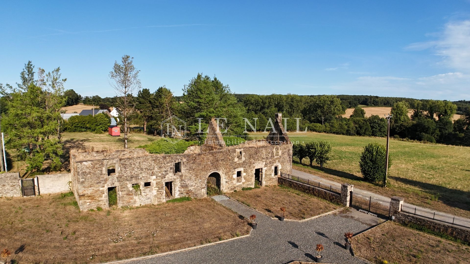 manor house 14 rooms for sale on CARHAIX PLOUGUER (29270)
