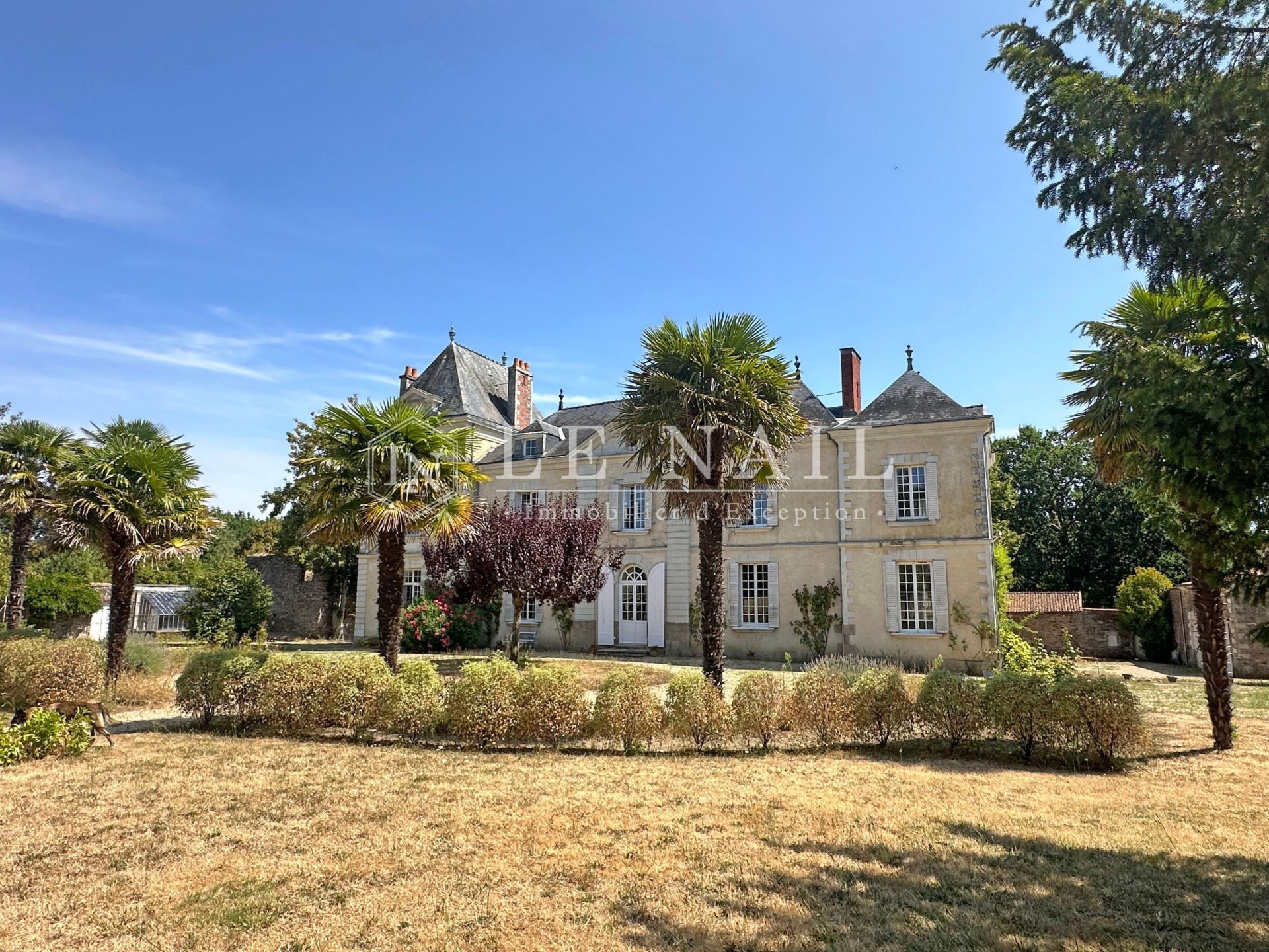 castle 14 rooms for sale on BASSE GOULAINE (44115)