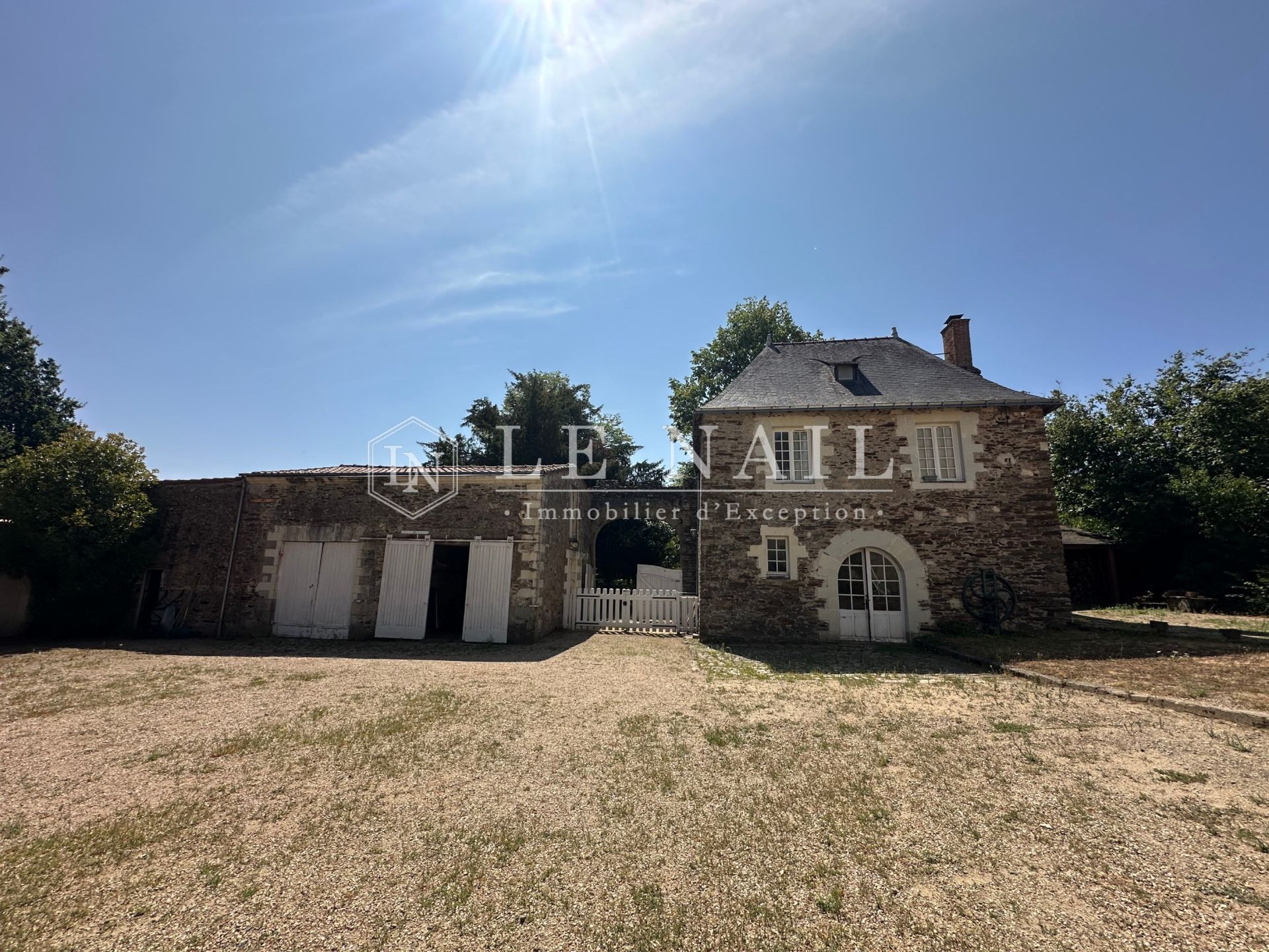 castle 14 rooms for sale on BASSE GOULAINE (44115)