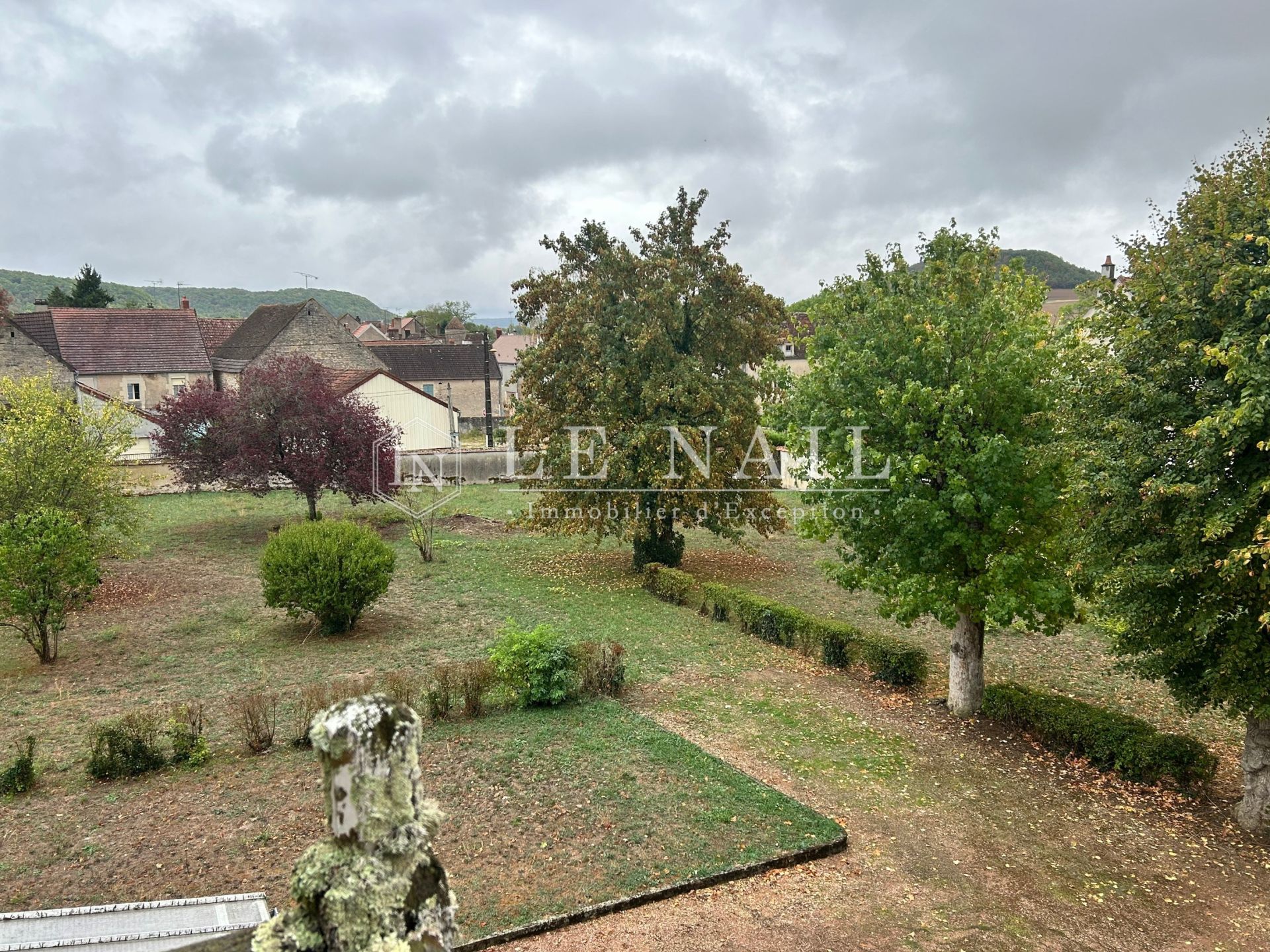 maison de maître 10 pièces en vente à CLAMECY (58500)