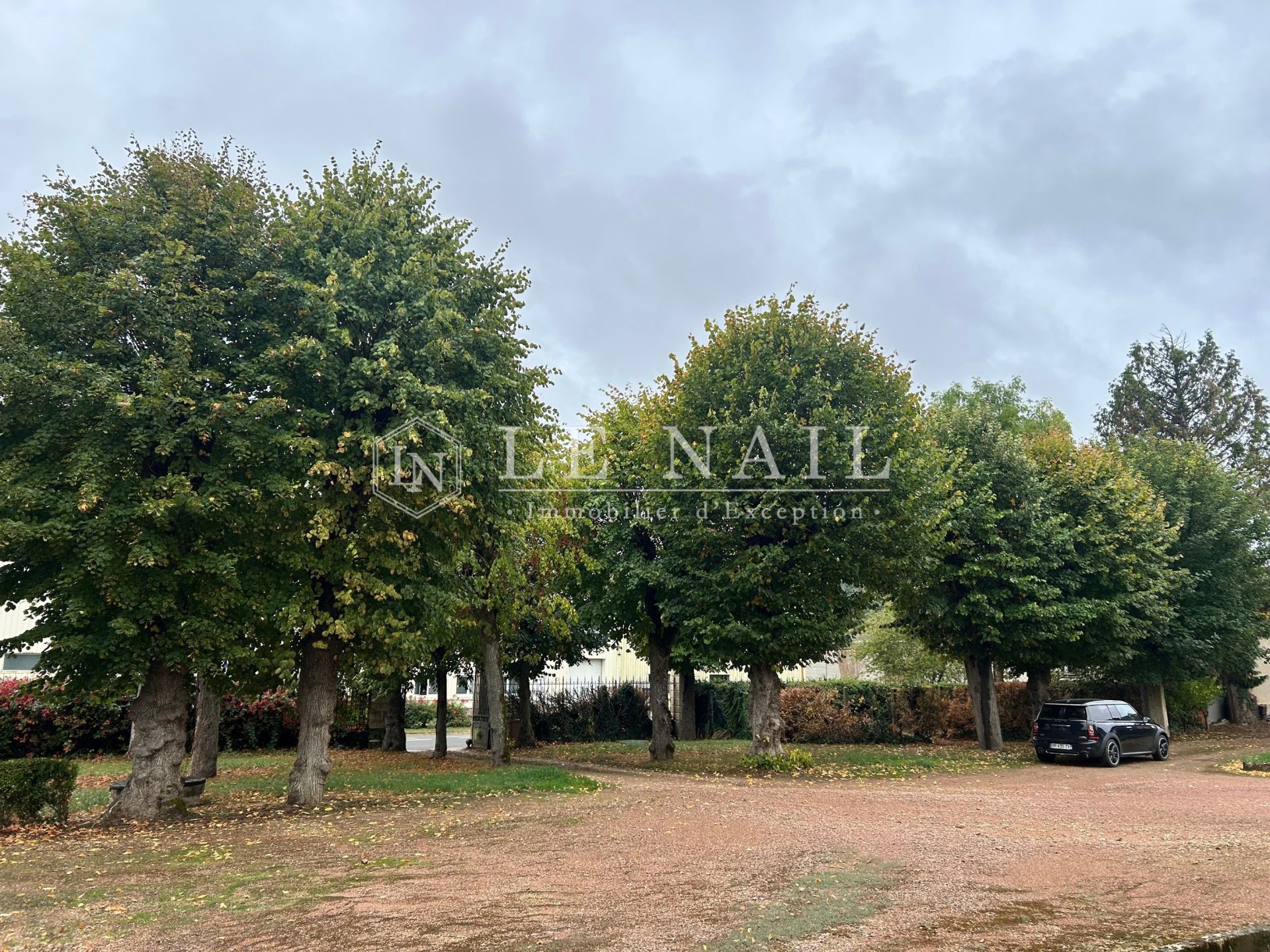maison de maître 10 pièces en vente à CLAMECY (58500)