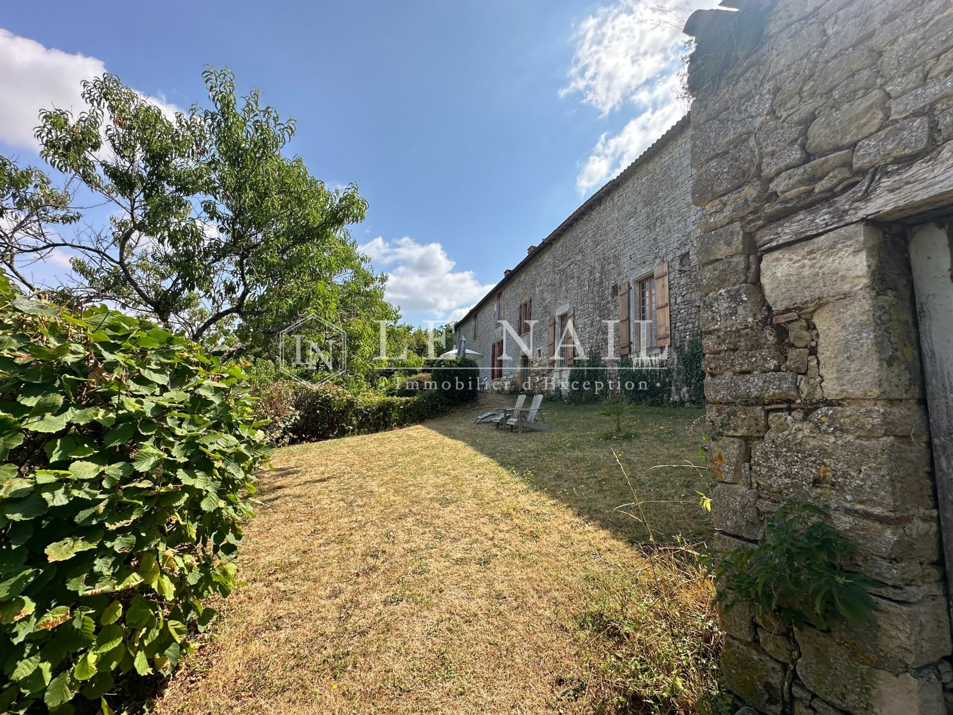 castle 6 rooms for sale on STE HERMINE (85210)