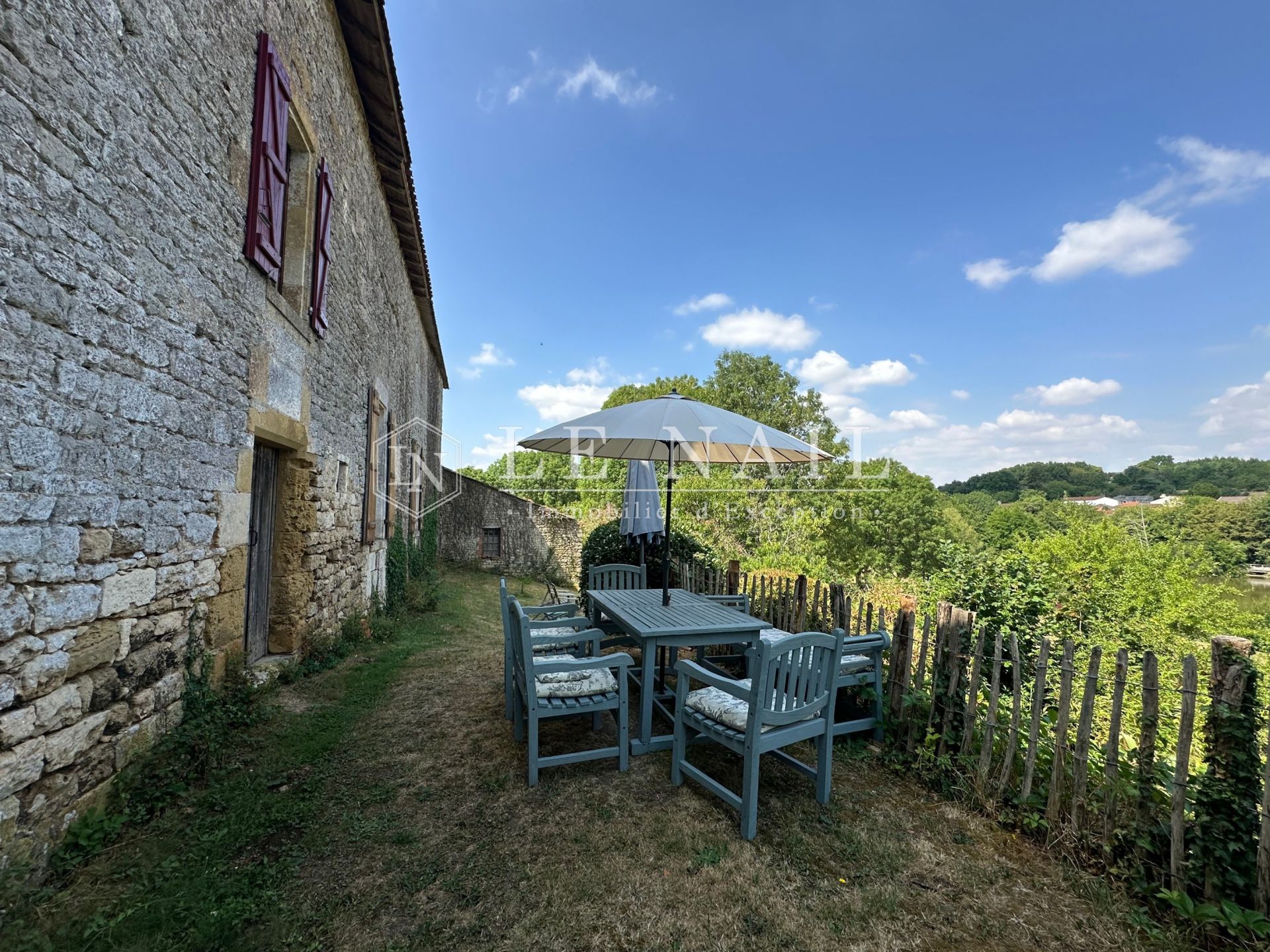 castle 6 rooms for sale on STE HERMINE (85210)