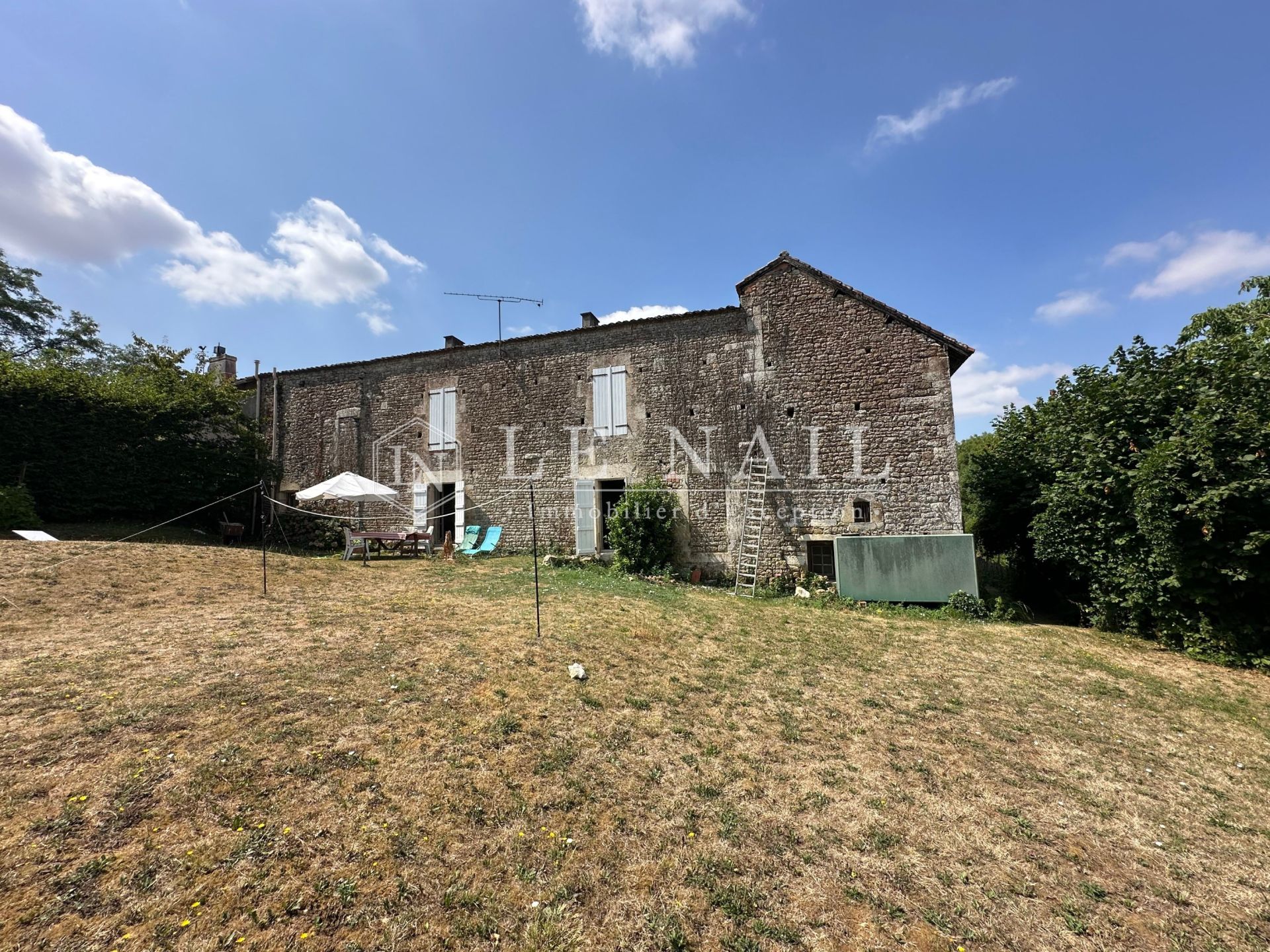 castle 6 rooms for sale on STE HERMINE (85210)