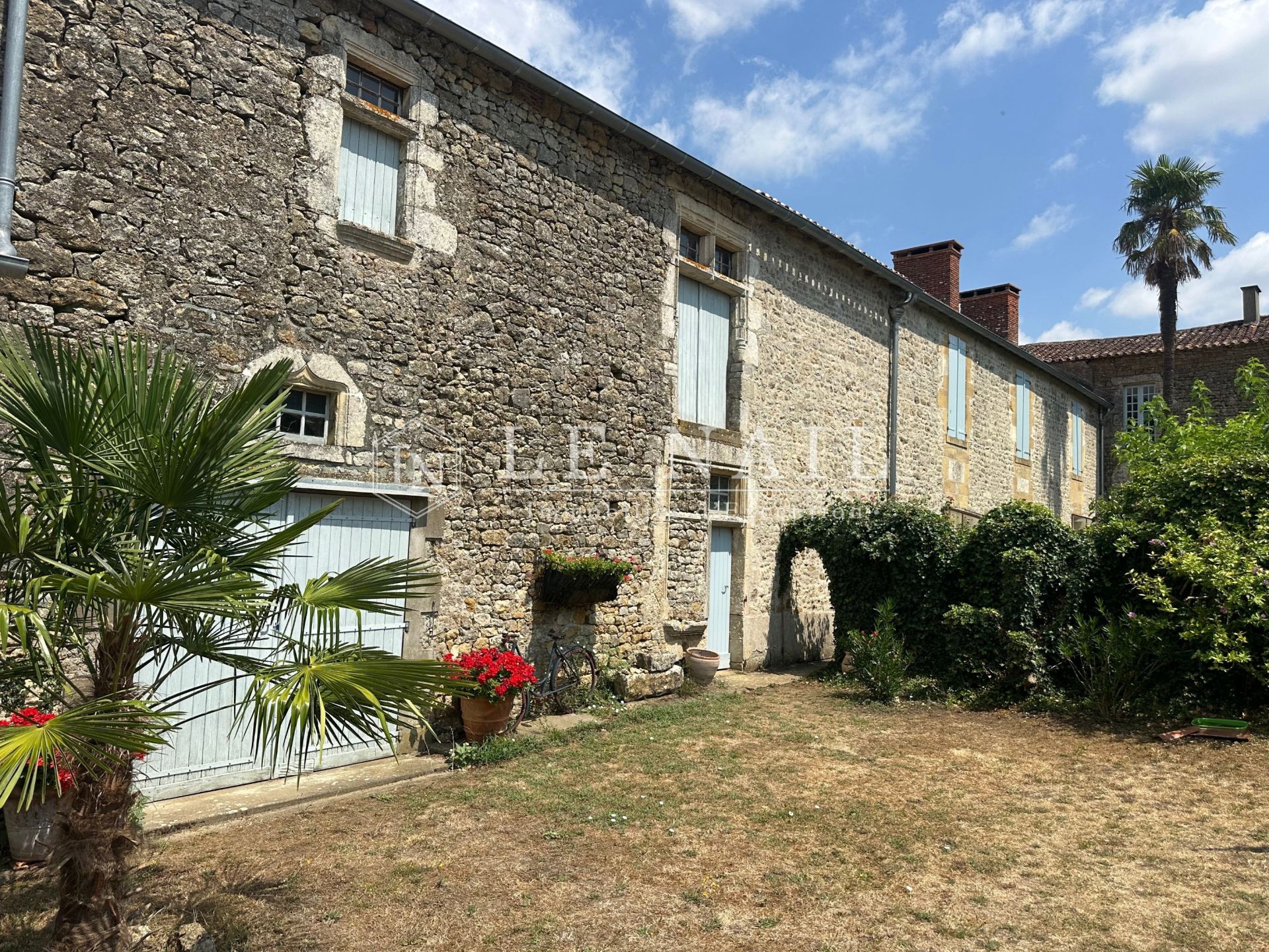 castle 6 rooms for sale on STE HERMINE (85210)