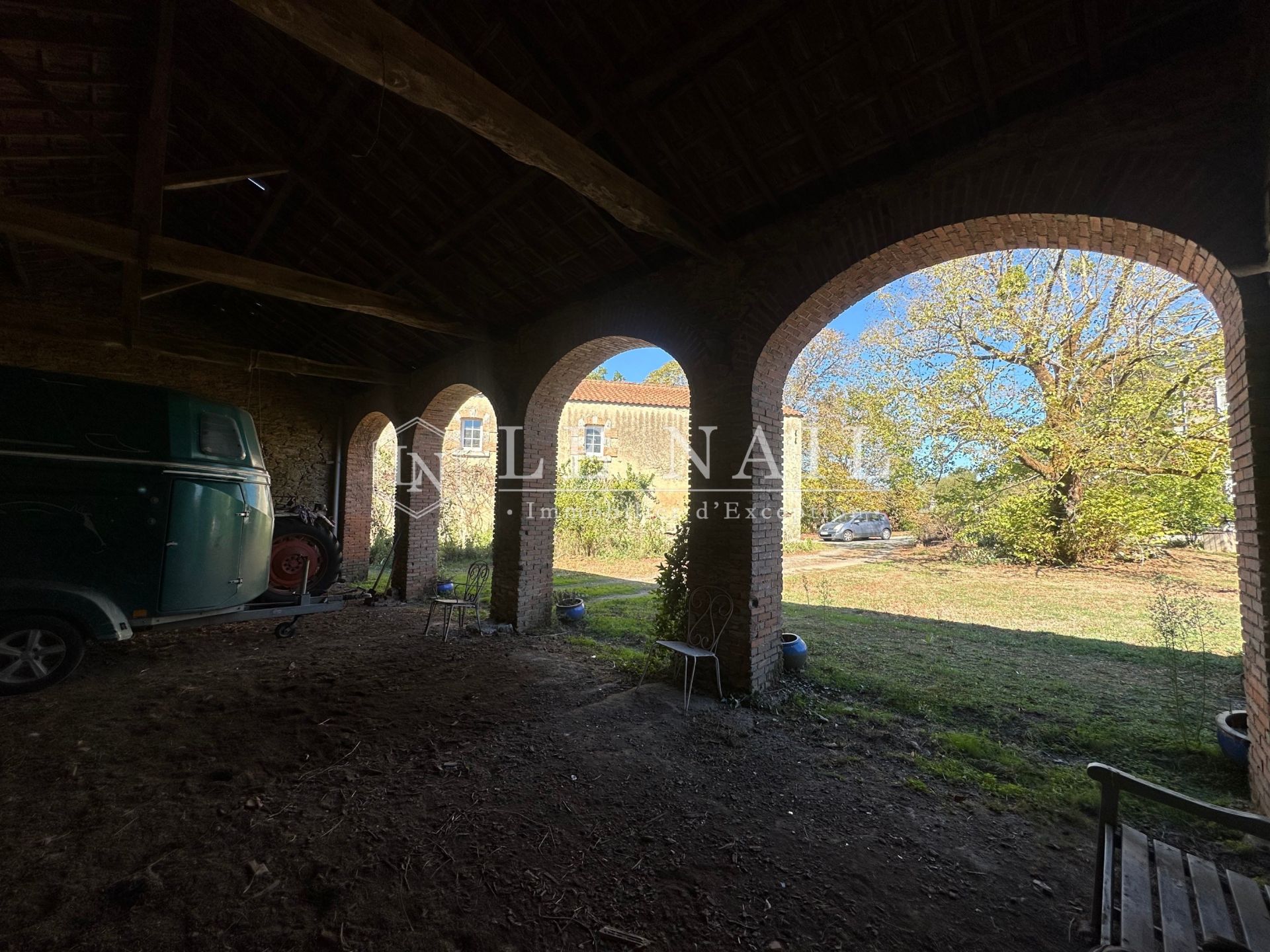 maison de maître 10 pièces en vente à MOUTIERS SUR LE LAY (85320)