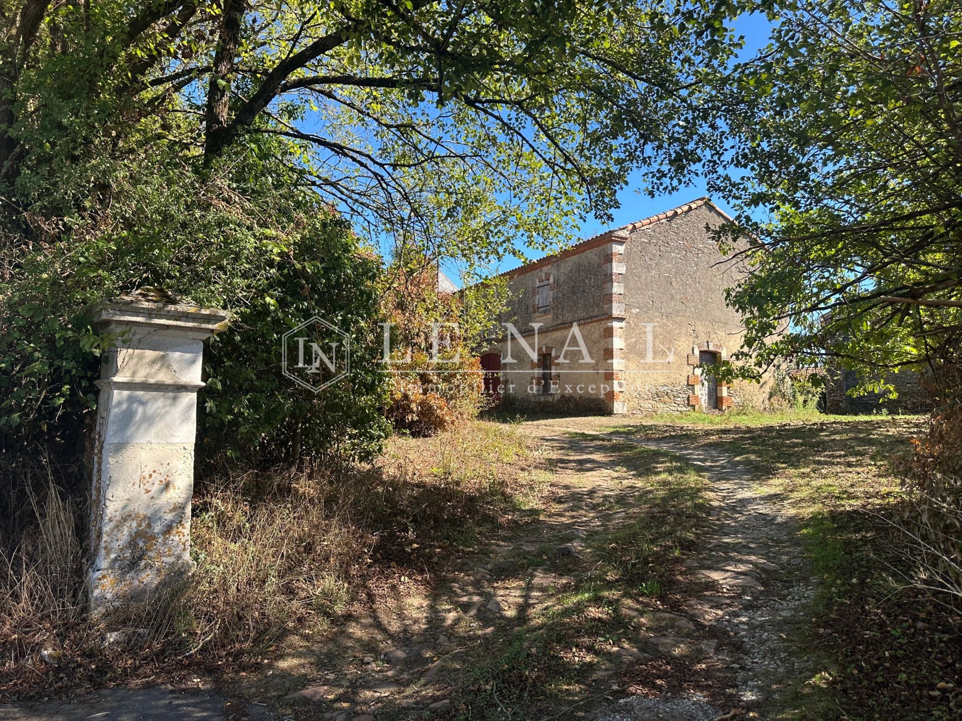 maison de maître 10 pièces en vente à MOUTIERS SUR LE LAY (85320)