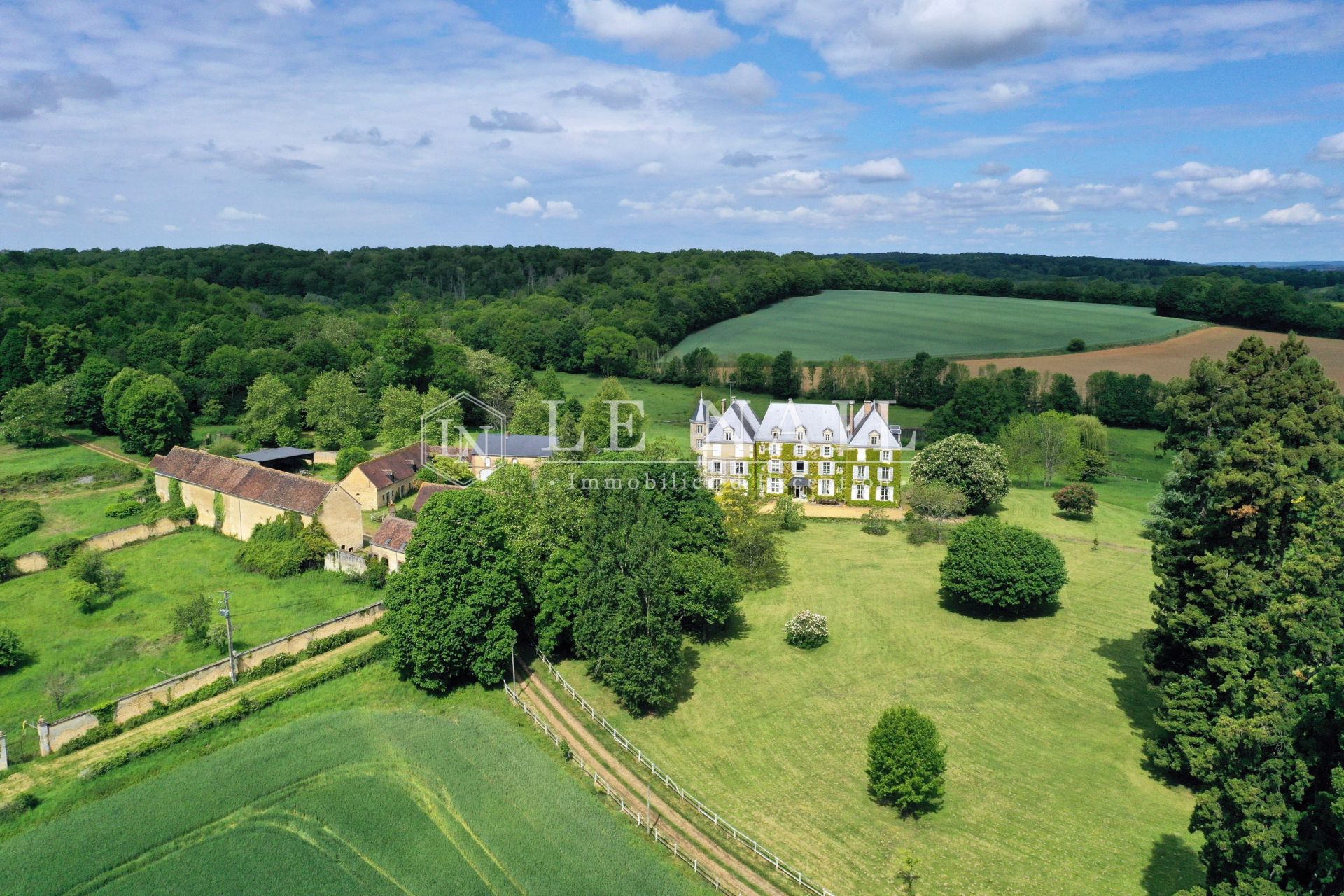château 19 pièces en vente à LA FERTE BERNARD (72400)
