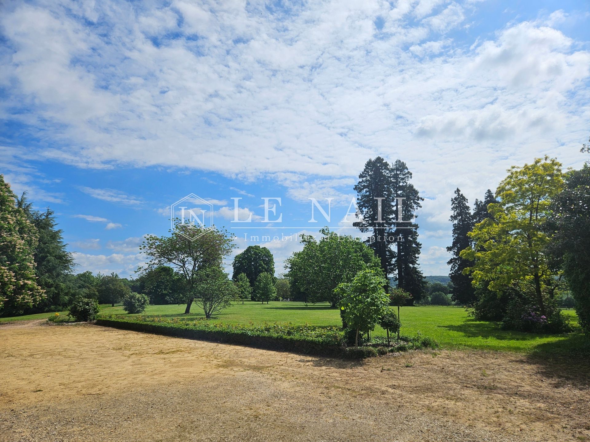 château 19 pièces en vente à LA FERTE BERNARD (72400)