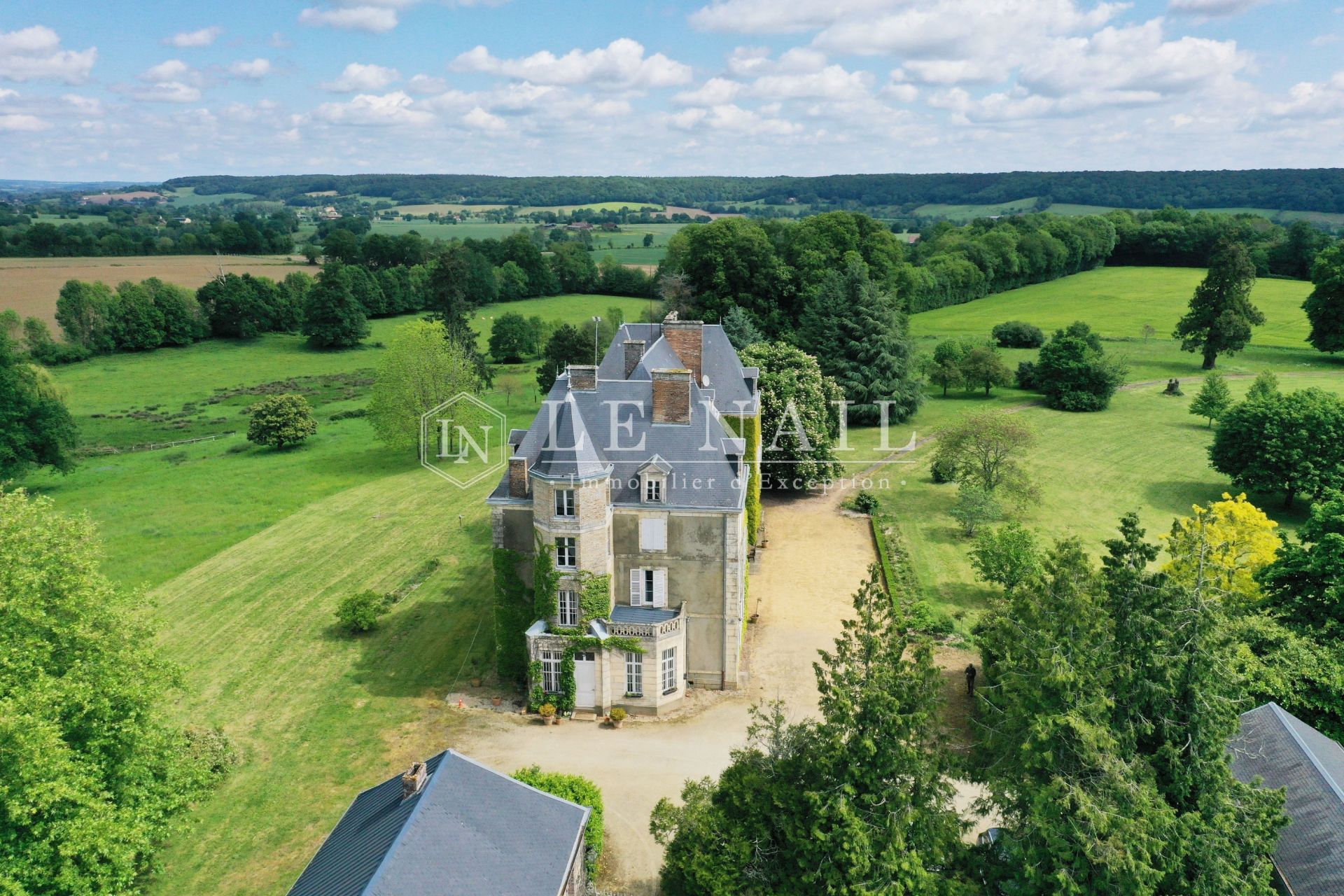 château 19 pièces en vente à LA FERTE BERNARD (72400)