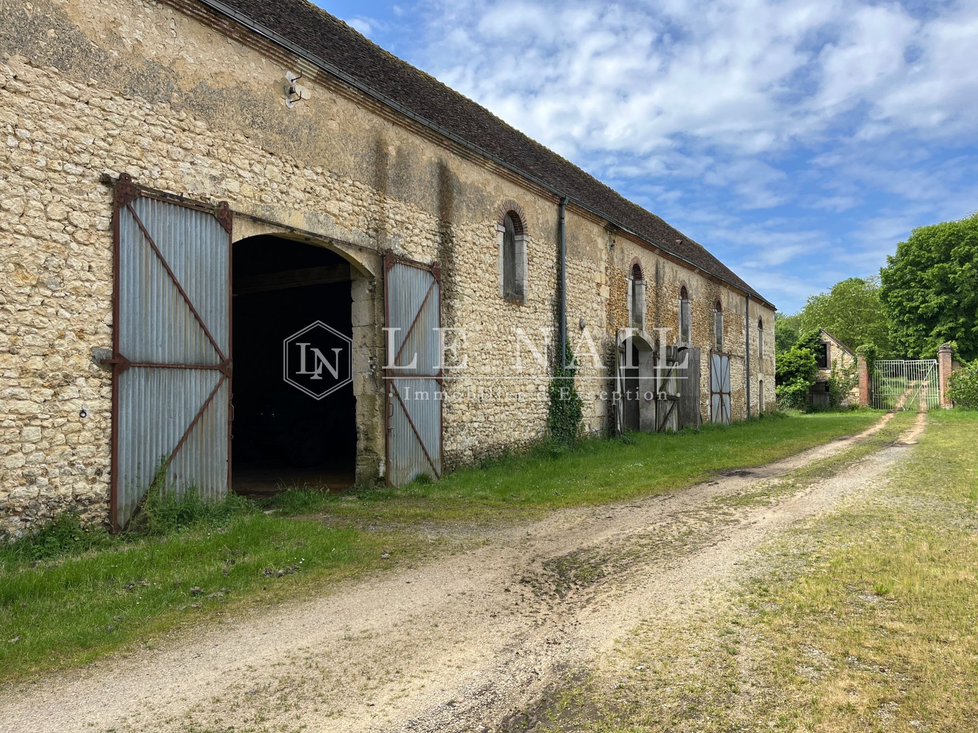 château 19 pièces en vente à LA FERTE BERNARD (72400)