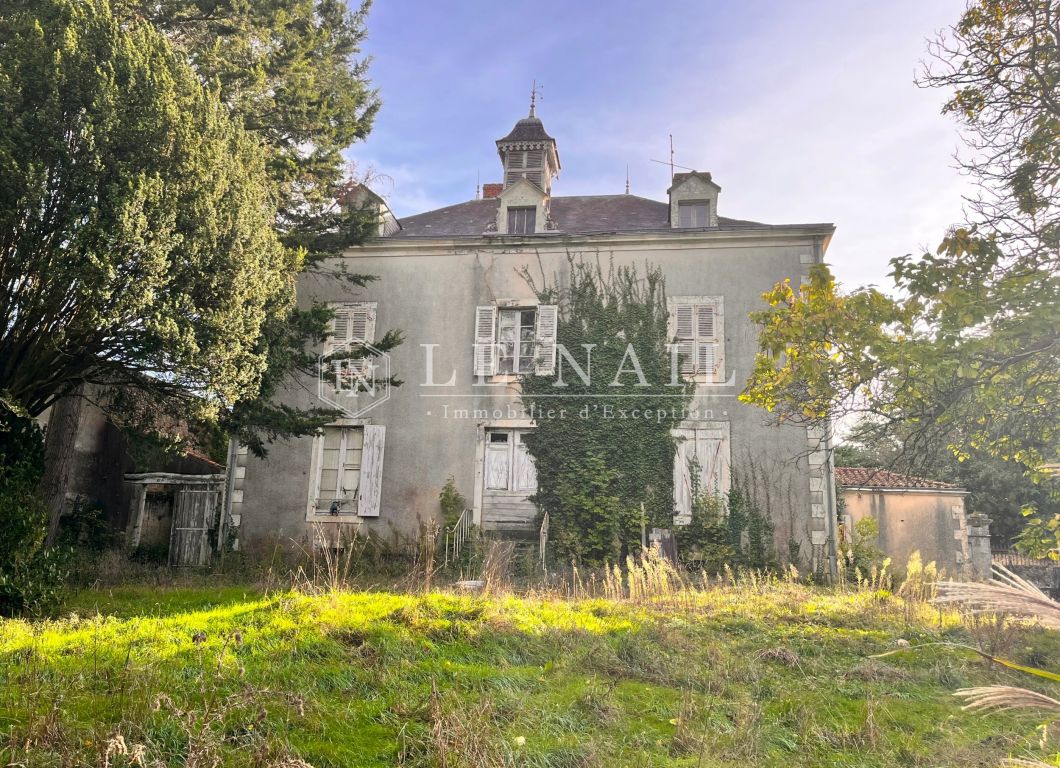 mansion 1 room for sale on STE HERMINE (85210) - See details