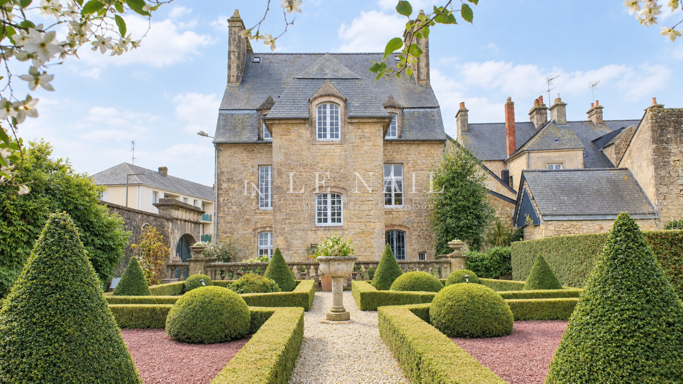 hôtel particulier 10 pièces en vente à VALOGNES (50700) - Plus de details