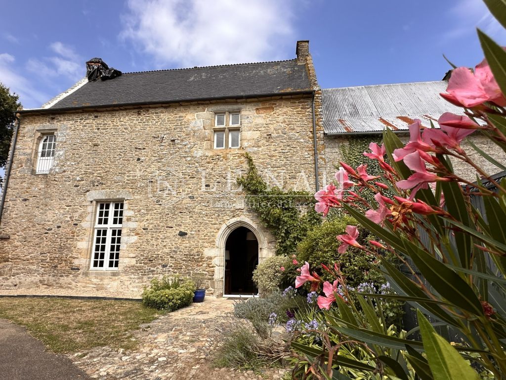 manoir 9 pièces en vente à ST JACUT LES PINS (56220) - Plus de details