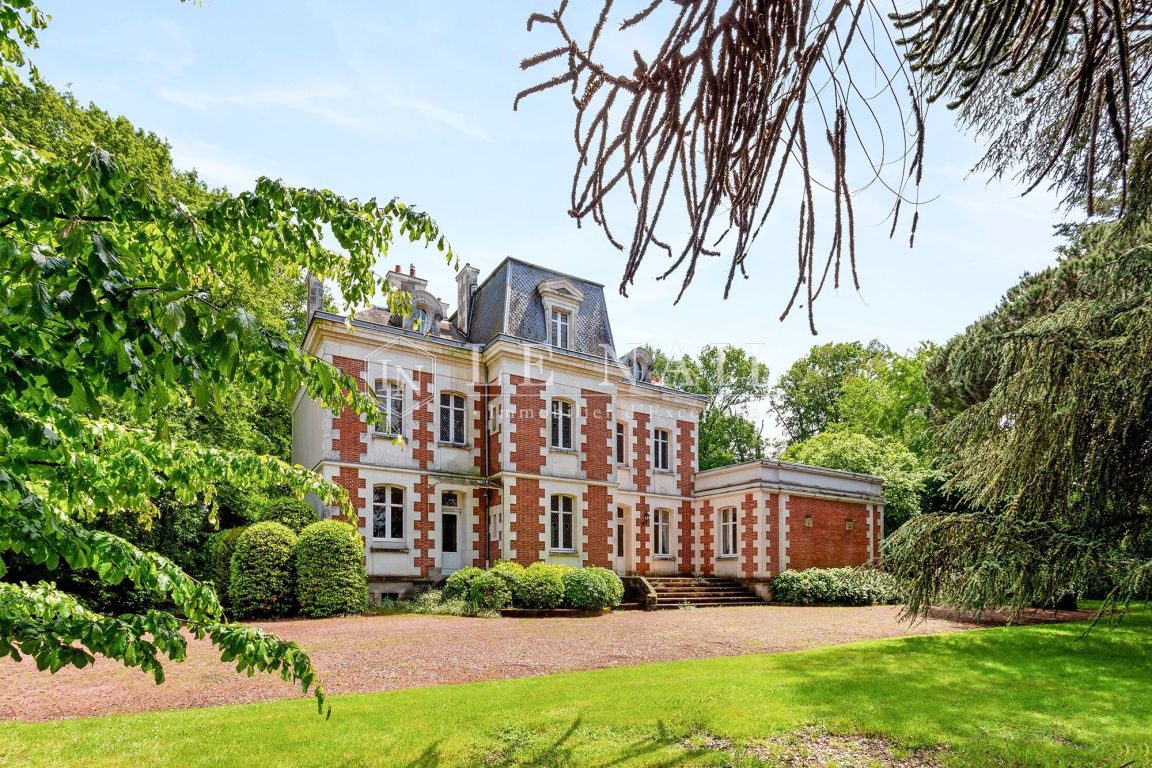 maison 14 pièces en vente à LA CHAPELLE SUR ERDRE (44240) - Plus de details