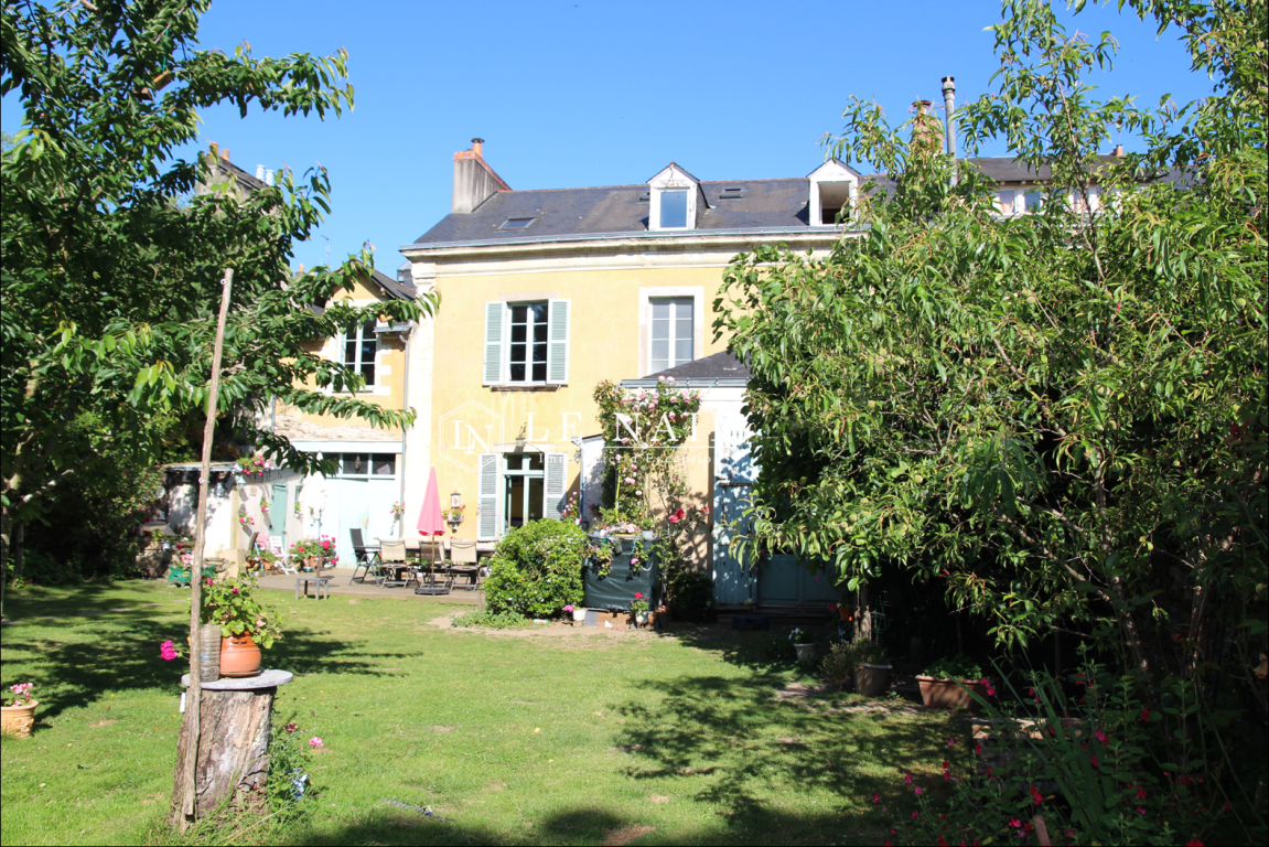 mansion 13 rooms for sale on NANTES (44000) - See details