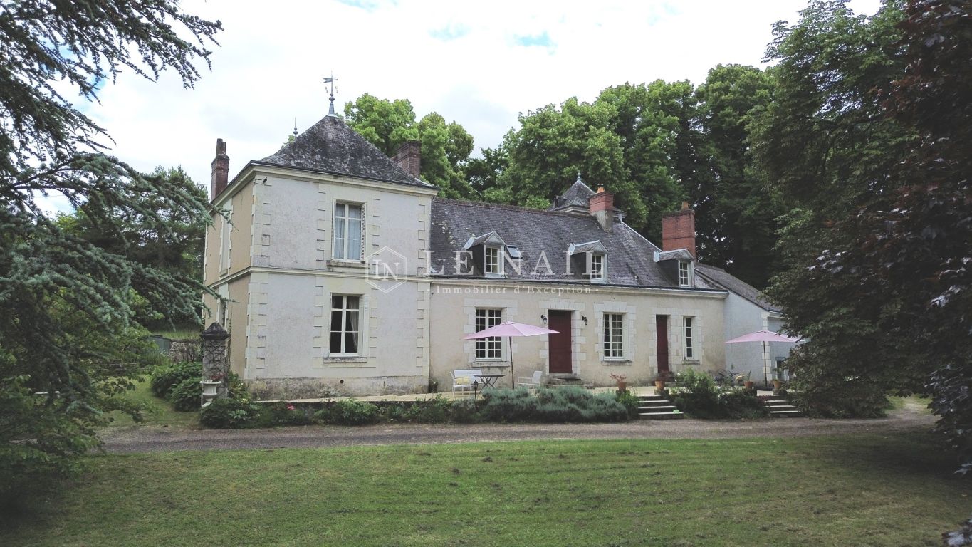 manoir 18 pièces en vente à AZAY LE RIDEAU (37190) - Plus de details