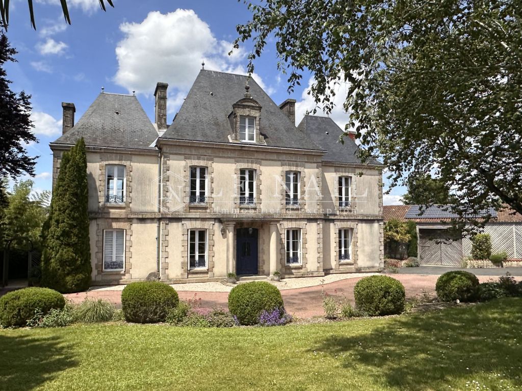 castle 13 rooms for sale on LES HERBIERS (85500) - See details