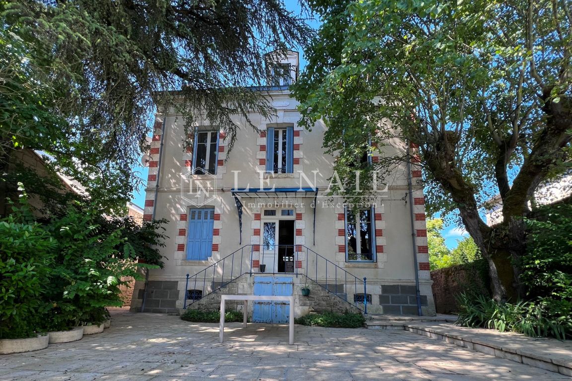 house 9 rooms for sale on RUFFEC (16700) - See details