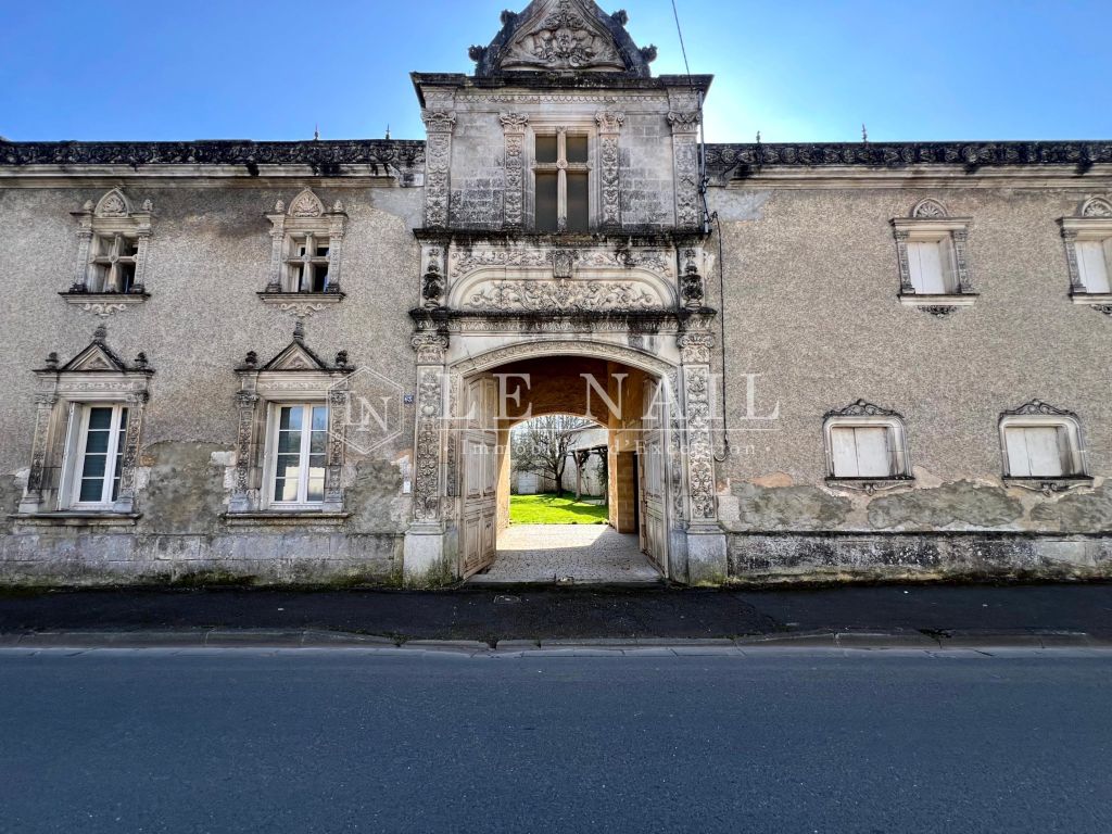 townhouse 10 rooms for sale on ST JEAN D ANGELY (17400) - See details
