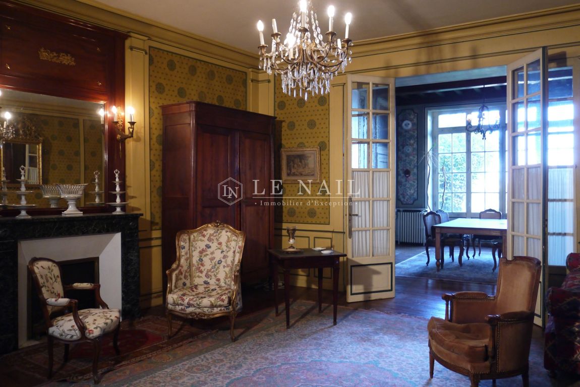 maison bourgeoise 15 pièces en vente à CHATEAUROUX (36000) - Plus de details