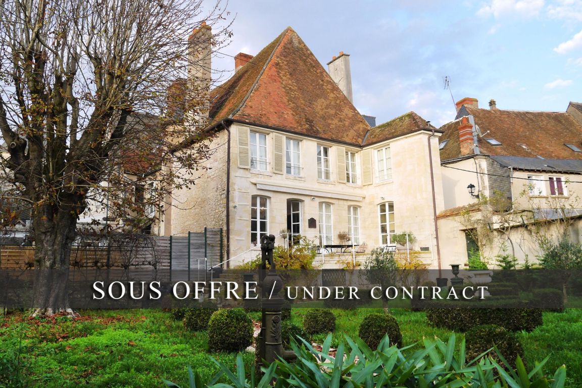 mansion (hôtel particulier) 9 rooms for sale on ISSOUDUN (36100) - See details