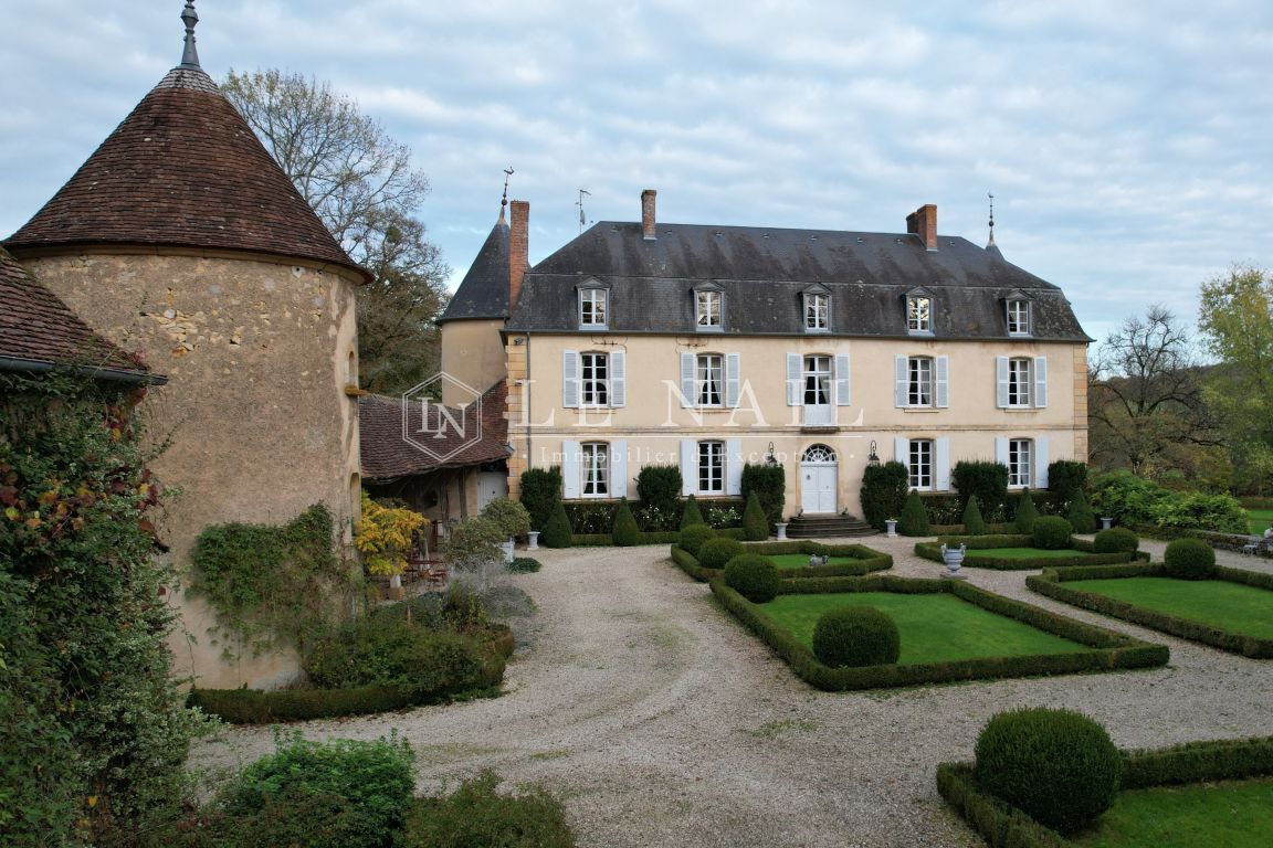 château 15 pièces en vente à NEVERS (58000) - Plus de details