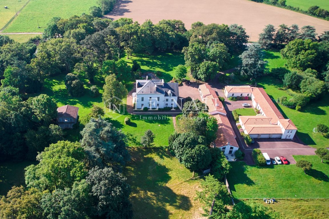 maison de maître 10 pièces en vente à DIVATTE SUR LOIRE (44450) - Plus de details