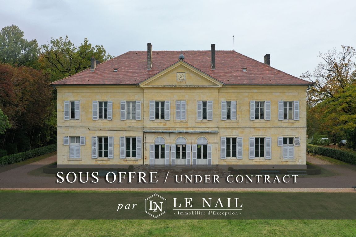 château 15 pièces en vente à PERIGUEUX (24000) - Plus de details
