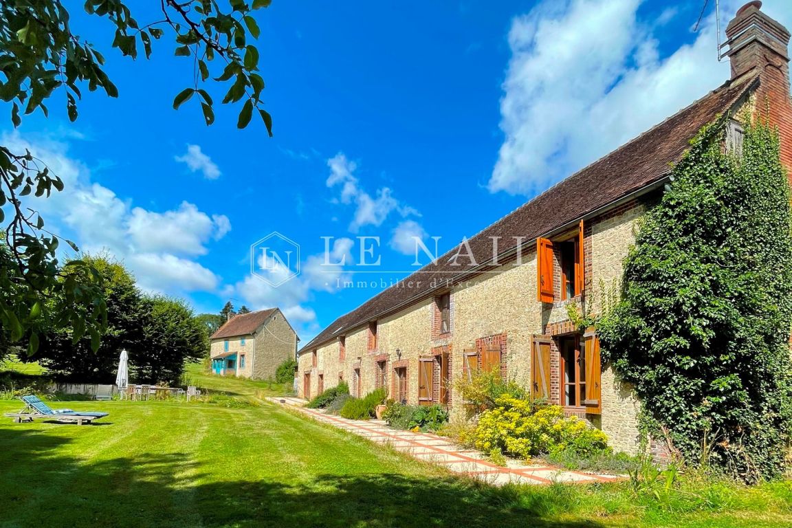 farm complex 11 rooms for sale on MOULINS LA MARCHE (61380) - See details