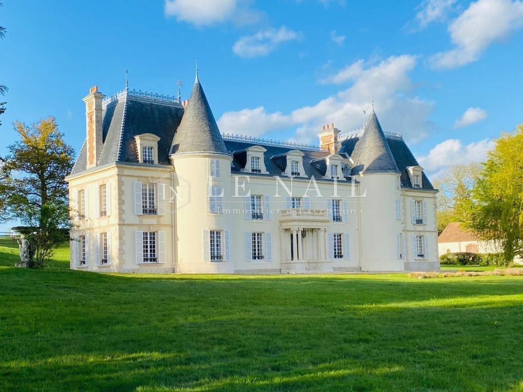 château 17 pièces en vente à MORTAGNE AU PERCHE (61400) - Plus de details