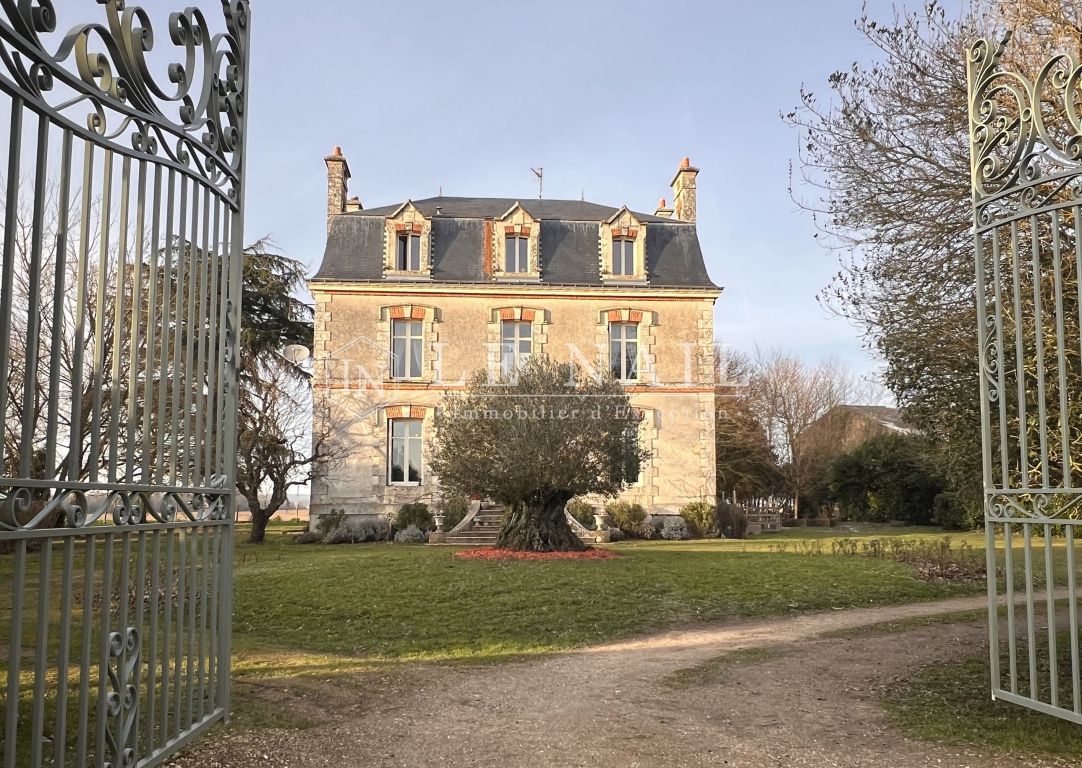 mansion 13 rooms for sale on POITIERS (86000) - See details