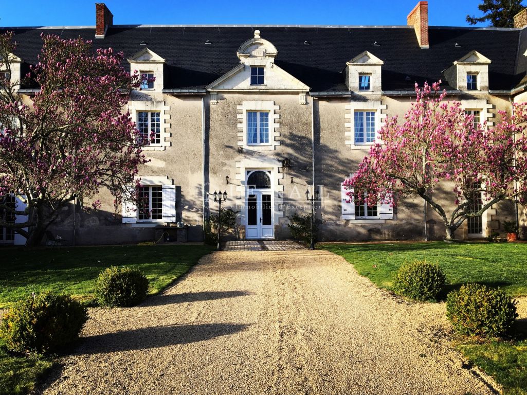 castle 10 rooms for sale on GRANDCHAMP DES FONTAINES (44119) - See details