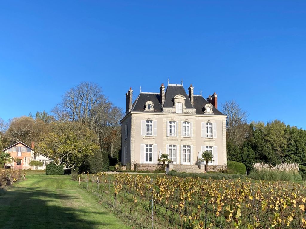 château 13 pièces en vente à MAUVES SUR LOIRE (44470) - Plus de details
