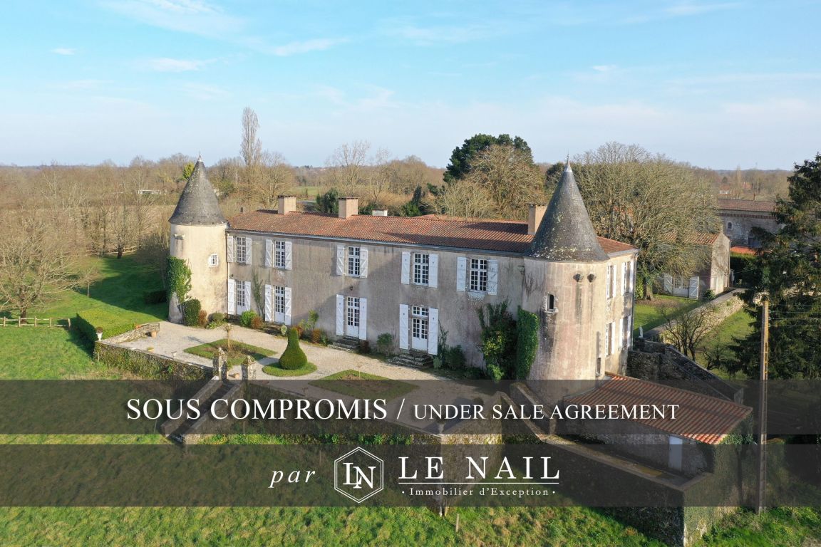 château 10 pièces en vente à BEAULIEU SOUS LA ROCHE (85190) - Plus de details