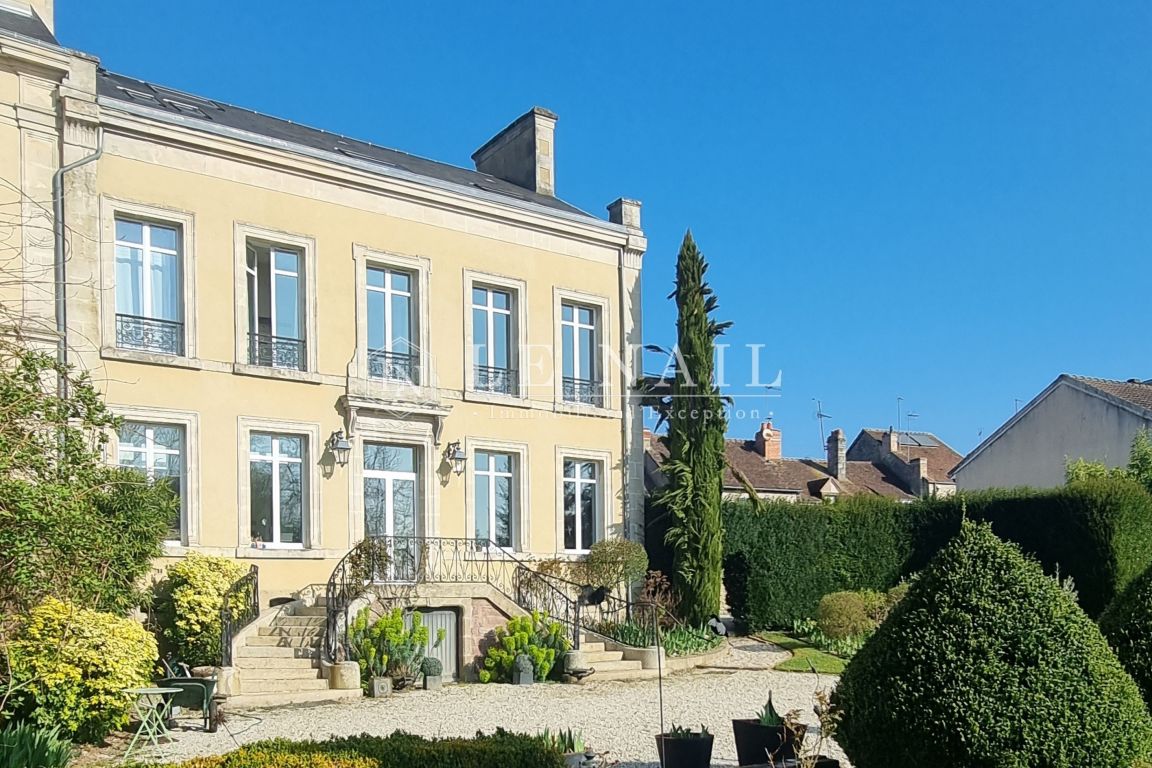 hôtel particulier 7 pièces en vente à ALENCON (61000) - Plus de details