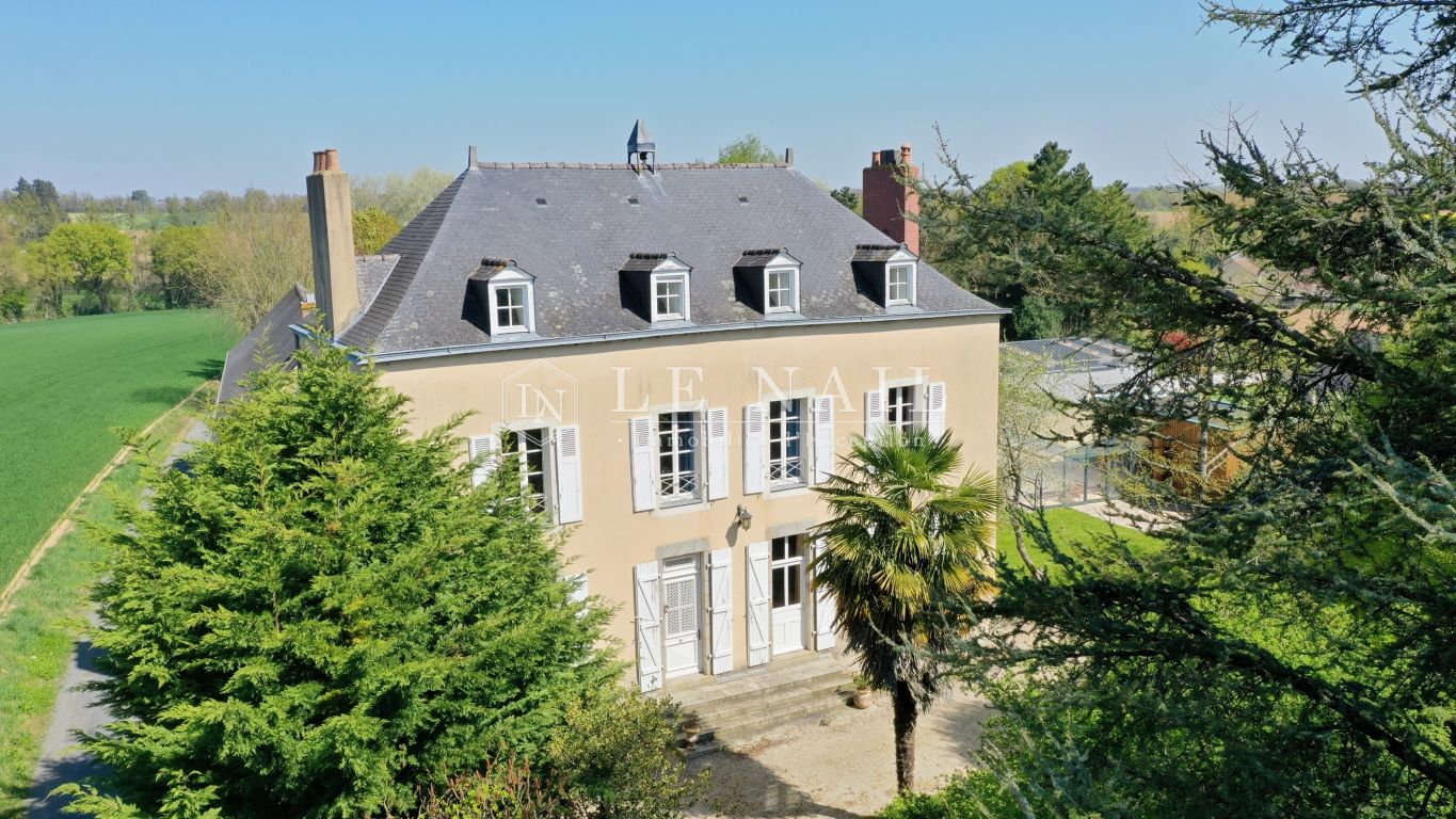 mansion 12 rooms for sale on LAVAL (53000) - See details