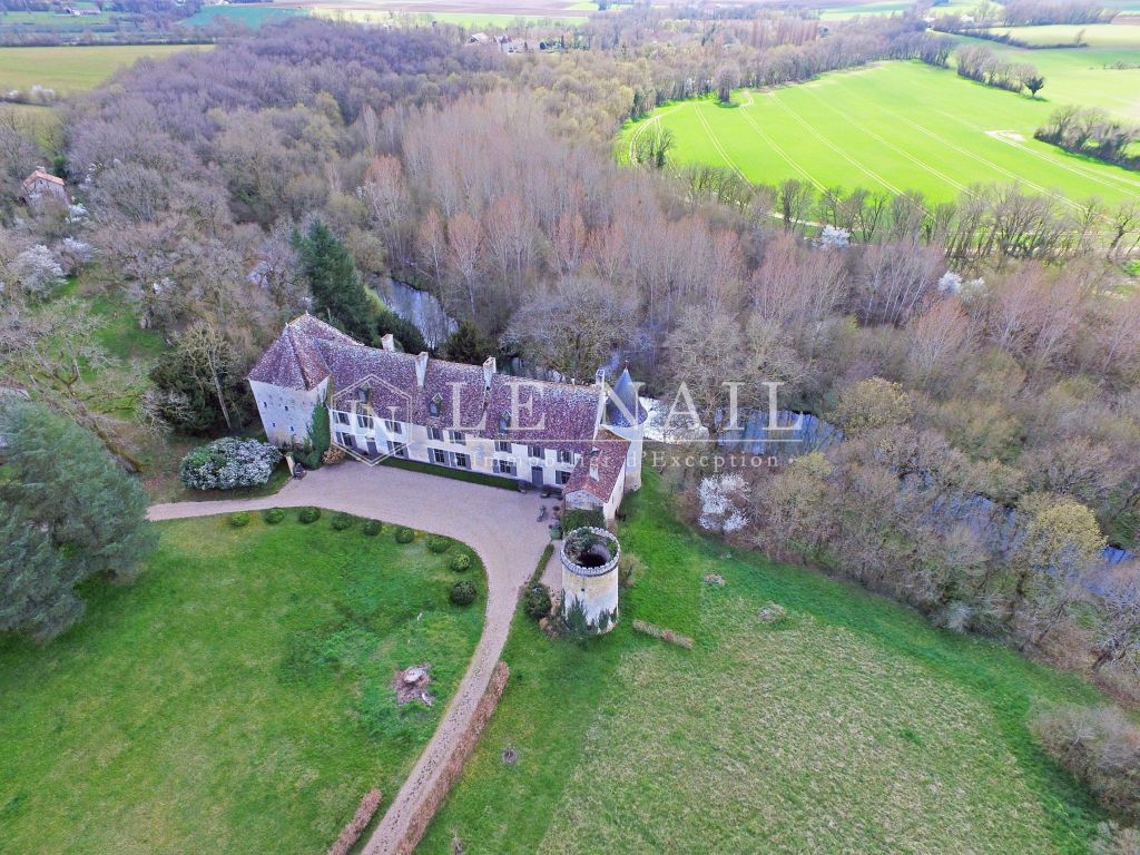 château 23 pièces en vente à POITIERS (86000) - Plus de details