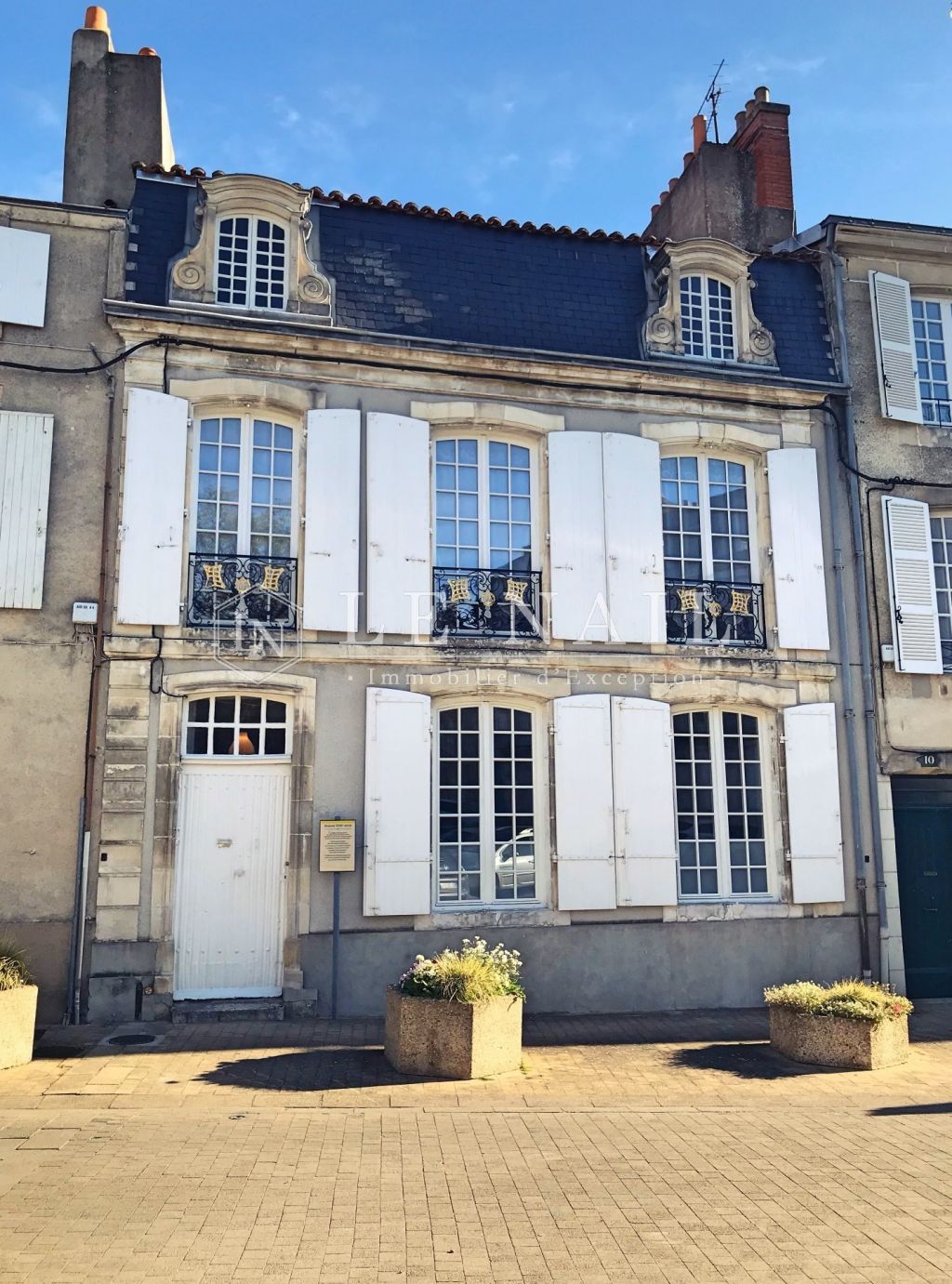 mansion (hôtel particulier) 8 rooms for sale on POITIERS (86000) - See details