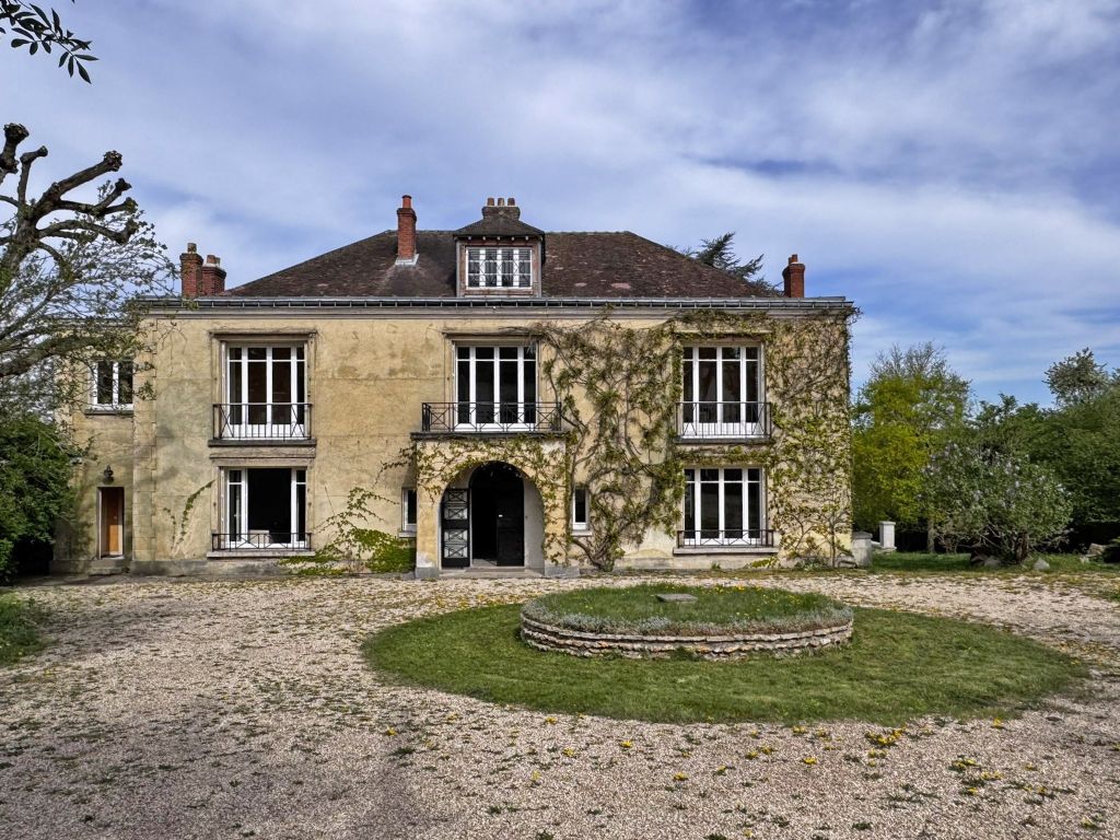 mansion 16 rooms for sale on ST GERMAIN EN LAYE (78100) - See details