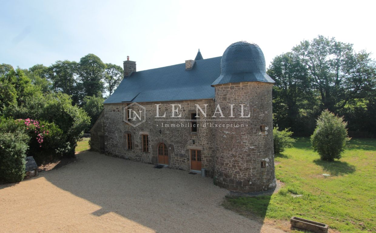 manoir 8 pièces en vente à MAYENNE (53100) - Plus de details