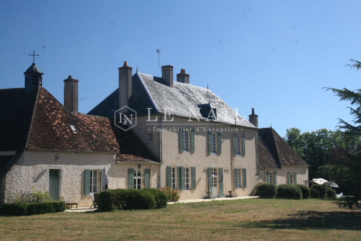 maison de maître 12 pièces en vente à CHATEAUNEUF SUR CHER (18190) - Plus de details