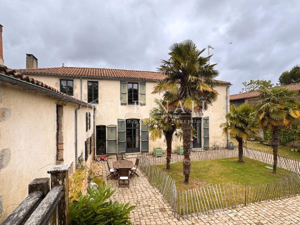 maison 8 pièces en vente à PALLUAU (85670) - Plus de details