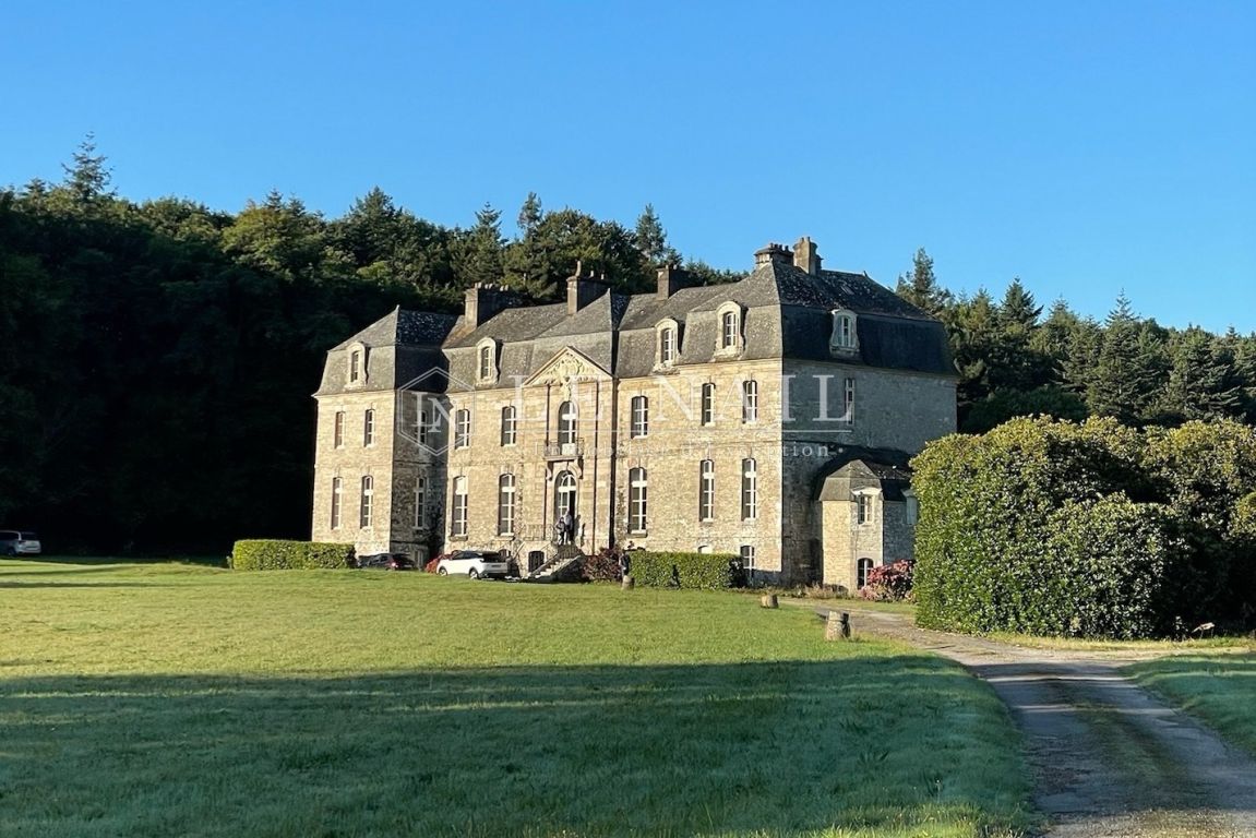 château 22 pièces en vente à JOSSELIN (56120) - Plus de details