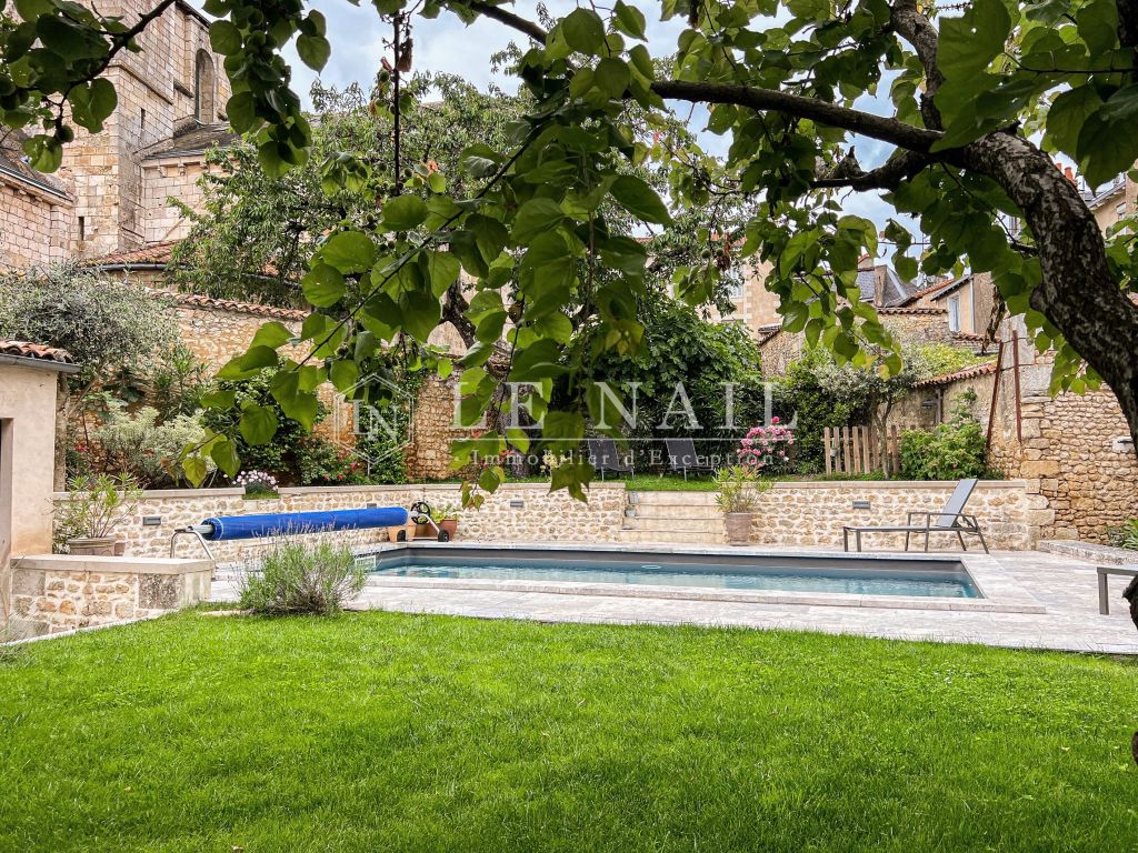 townhouse 10 rooms for sale on POITIERS (86000) - See details