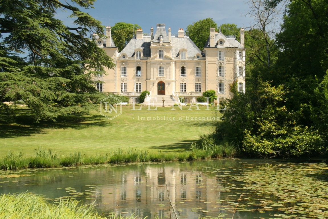castle 22 rooms for sale on POITIERS (86000) - See details