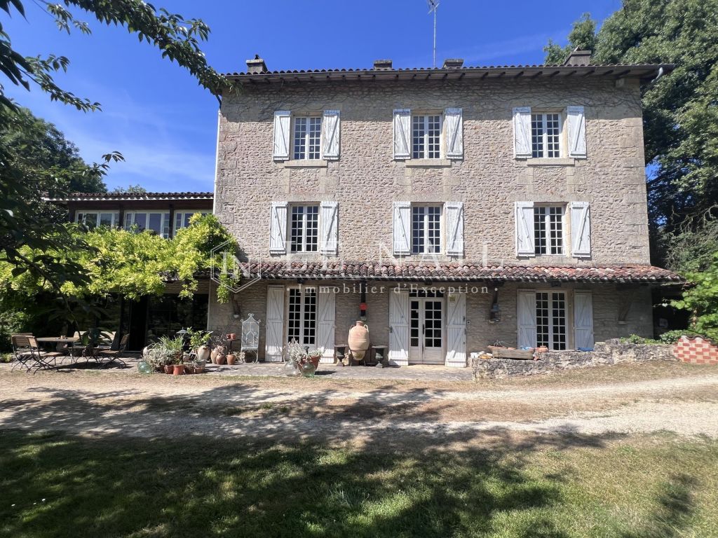 property 10 rooms for sale on POITIERS (86000) - See details