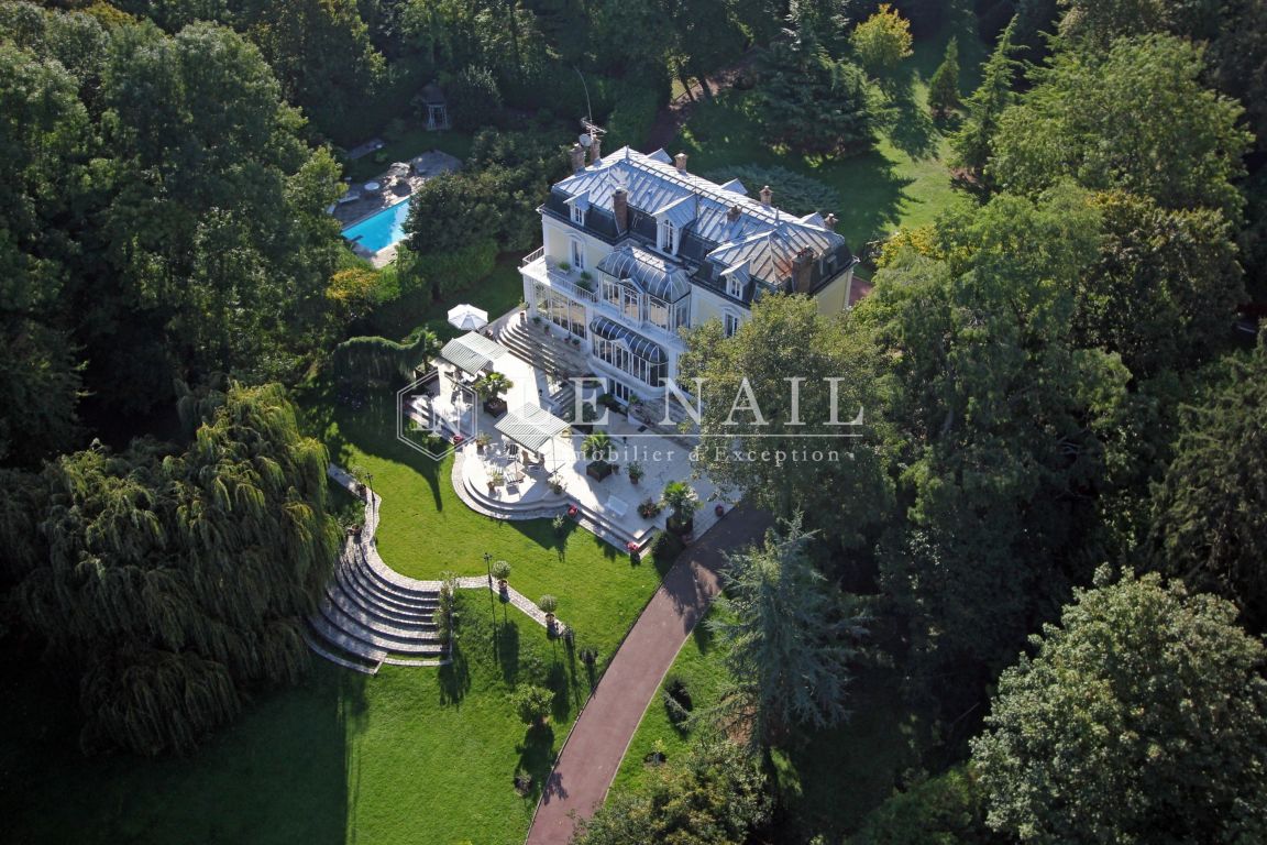 hôtel particulier 20 pièces en vente à MELUN (77000) - Plus de details