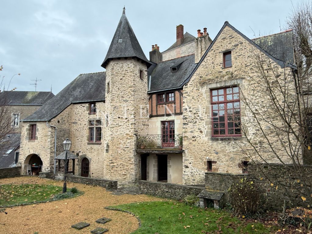 mansion 7 rooms for sale on LAVAL (53000) - See details